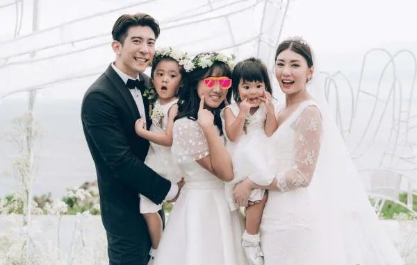 贾静雯将补办婚礼质疑声却不断，凭什么孩子好几个了就不能结婚？