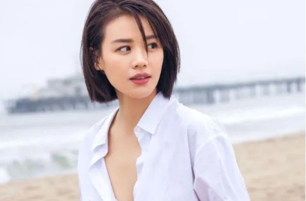 白敬亭亲到马思纯鼻子上了，两人在剧中的感情戏有多甜？