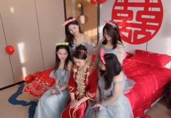 四川新郎接亲被要求打赢麻将才能接走新娘，是如何定输赢的？