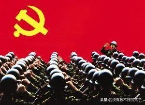 我儿子今年高考，成绩上不了本科，是去当兵好，还是报个大专学校再去当兵好？