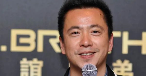 与王中磊一见钟情，如今结婚25年的人是谁？