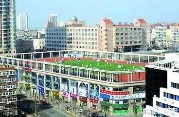 昆明一小学建“空中操场”，学生都去楼顶运动了，你怎么看？