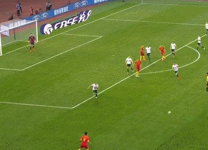 国足战威尔士，鲁能后卫郑铮力压李学鹏首发，你觉得在里皮心中谁才是中国第一左后卫？