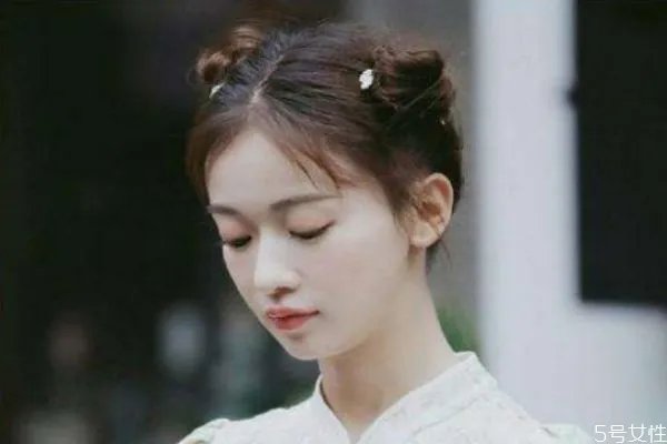 没刘海怎么扎头发好看 没刘海的发型扎法