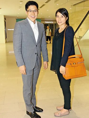 郭晶晶老公身价 身家数百亿有“土地爷”之称捐资超150亿