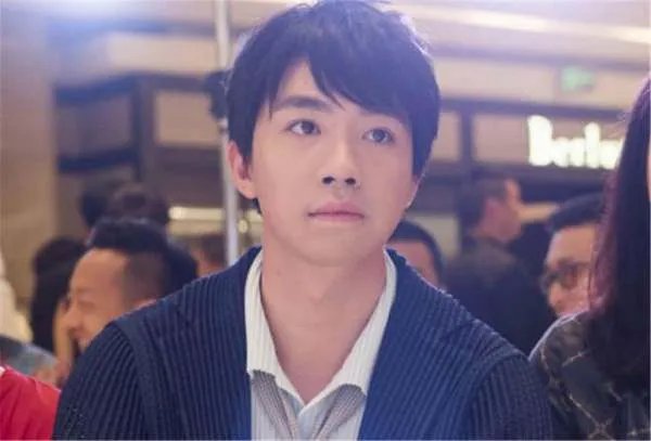 《八佰》的主演有谁？