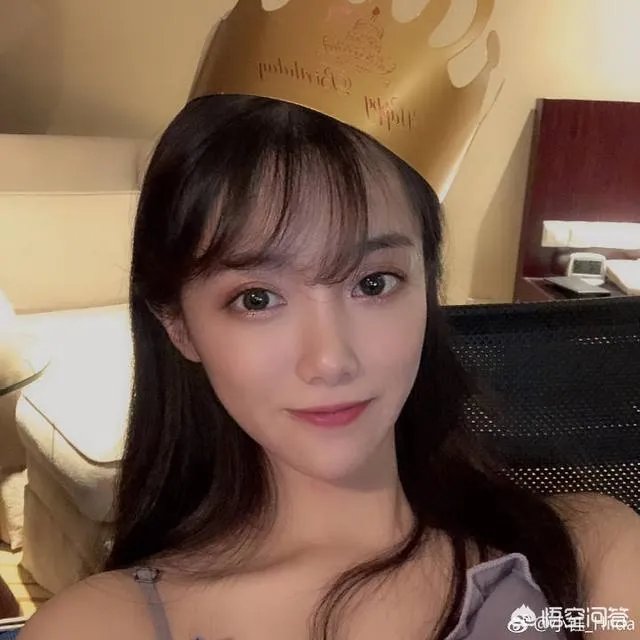 英雄联盟Rookie女友小钰被扒黑历史，曾抛弃重病男友还上过相亲节目，你怎么看？