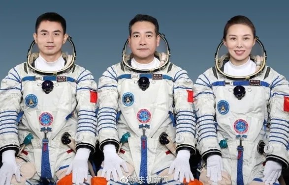 航天员出差半年都吃啥 多达127种食品过年也有饺子