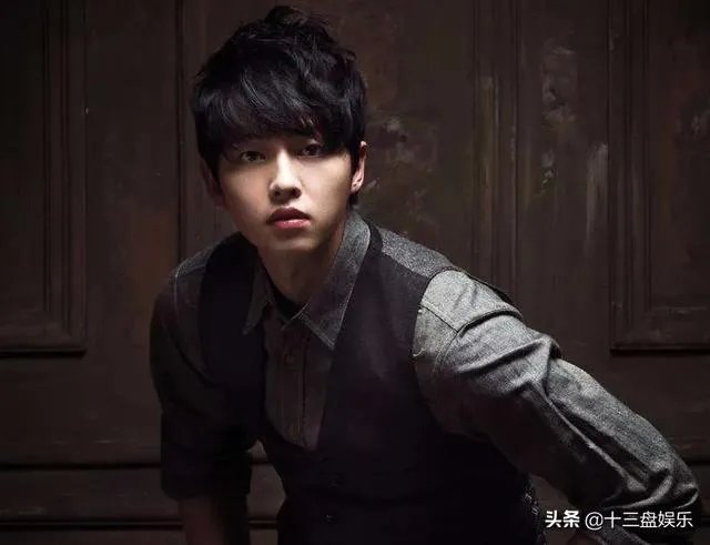 宋慧乔和宋仲基离婚上了几次热搜，你会因为双宋离婚对他们有所反感吗？