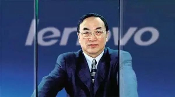 联想集团柳传志入选小学教科书，引发网友争议，你怎么看呢？