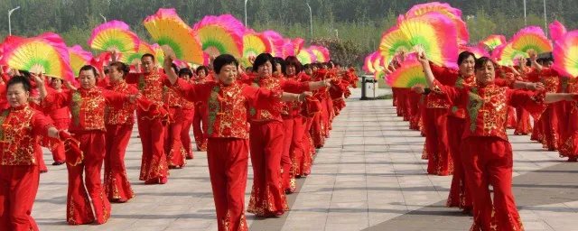 胖人跳广场舞穿什么衣服好看 具体穿着建议