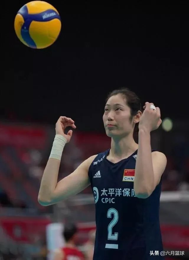 女排战胜荷兰获九连胜，但为何比赛中朱婷怒吼队友，赛后全队没有庆祝，当时发生了什么？