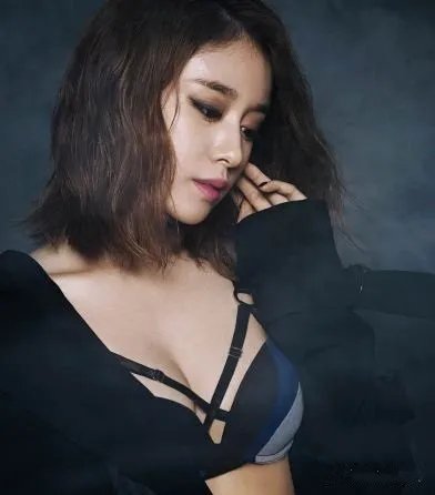 t-ara成员左乳曝光 成员智妍写真照片十分性感