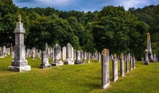 如何看待昆明一家陵园推出“墓地按揭贷”业务？