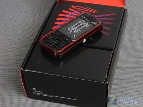 音乐手机也玩全键盘 诺基亚5730XM评测