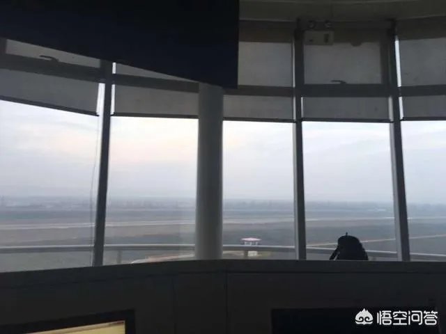 飞机起飞降落人为失误造成的空难这么多，为什么不使用自动驾驶技术？