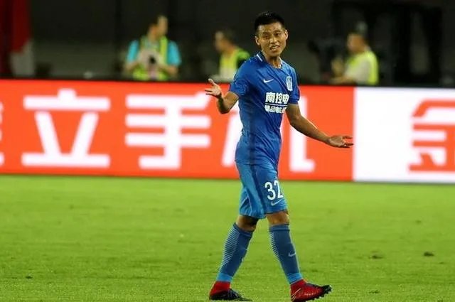 足协杯，恒大7-2逆转10人富力晋级，从首轮的2-4失利到昨天的逆转，恒大做出了哪些调整？