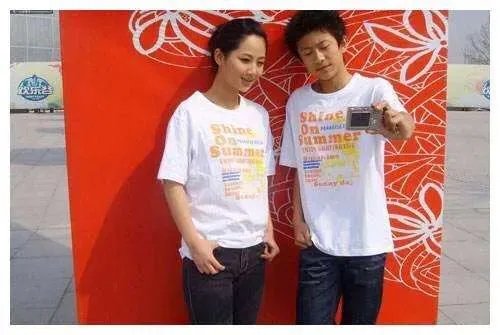 如何看待”杨紫为张一山庆生的文案“，一山曾宣称：愿为你背叛全世界，相爱就那么难吗？