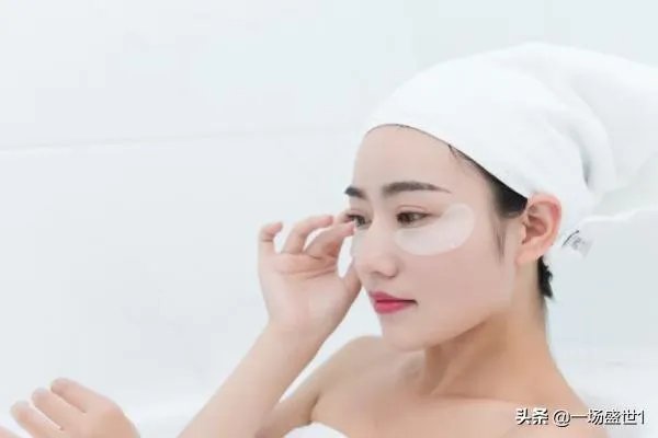 水晶眼膜怎么贴？