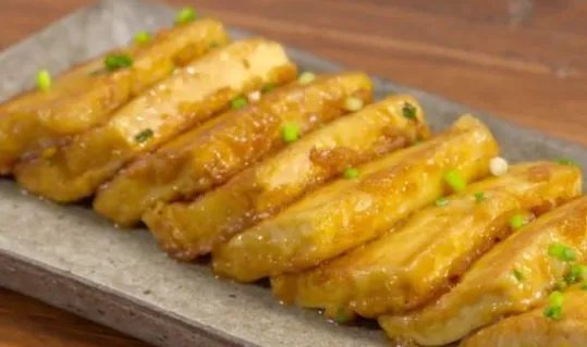 锅塌豆腐是哪个地方的菜？这里的豆腐可以用普通的老豆腐吗？