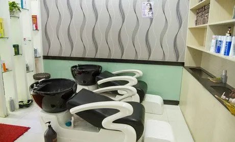 上海一老人在文峰理发店3年消费235万，这是怎么做到的？