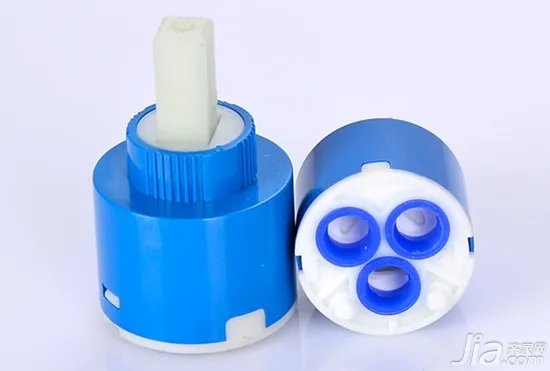 冷热水龙头阀芯怎么换 冷热水龙头阀芯哪种好