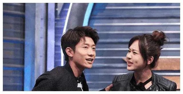 如何看待”杨紫为张一山庆生的文案“，一山曾宣称：愿为你背叛全世界，相爱就那么难吗？