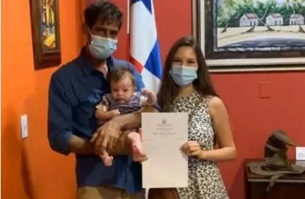 蒋劲夫前女友官宣领证结婚，她是否已走出被家暴的阴影？