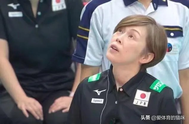 日本女排0-3惨负中国队，日本球迷留言：这是大人与小孩的比赛！你怎么看待此言论？