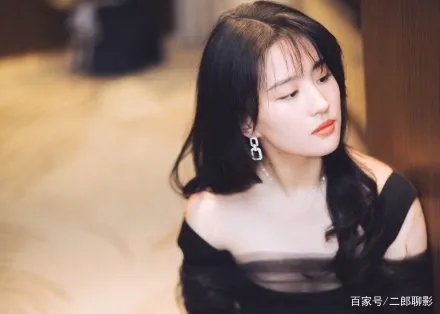 舒畅连续多年为刘亦菲庆生，多年神仙友谊惹人羡，私下多次聚会，羡慕了吗？