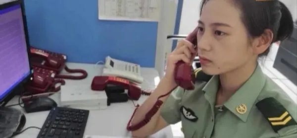 00后女枪王退伍时哭成泪人