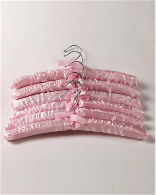 布衣架与塑料衣架哪个好  4种布衣架款式介绍