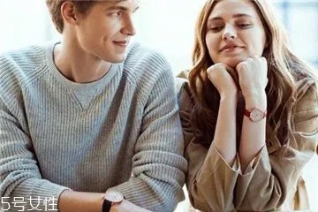 情侣手表怎么搭配？情侣表搭配建议