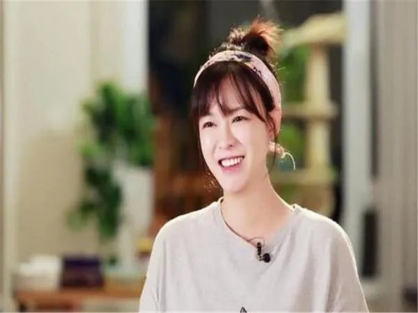 李艾作为主持人，现在又完成产子，那她会来主持《新生日记2》吗？