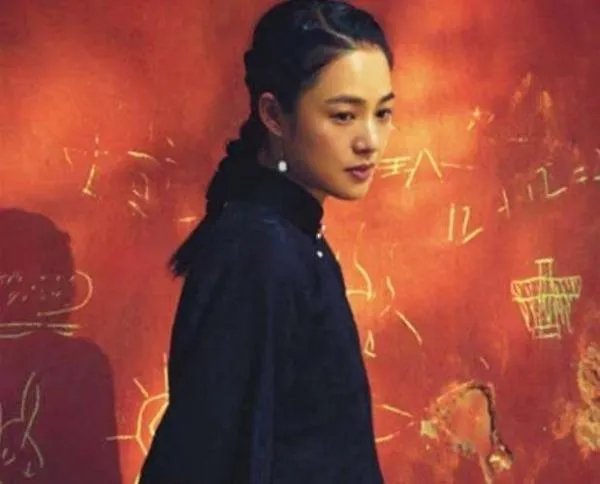 姜文这么骄傲的人，为什么会被老婆周韵“拿”得死死的？