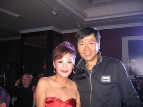 歌手胡月 年龄 简历