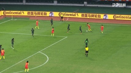中国女足3-0尼日尼亚，王霜替补出场送出精准助攻，怎么样评价她的表现？