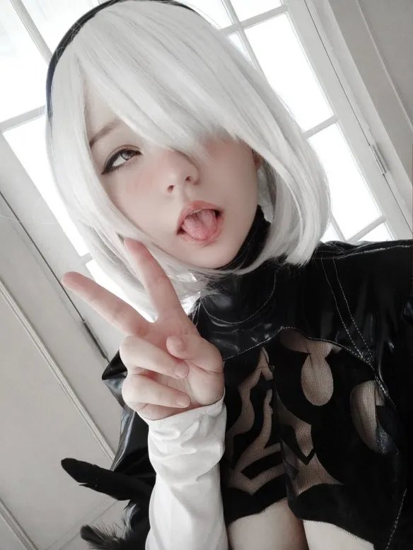 性感属性点满的洋娃娃！萌系正妹“lyvlas”美照赏