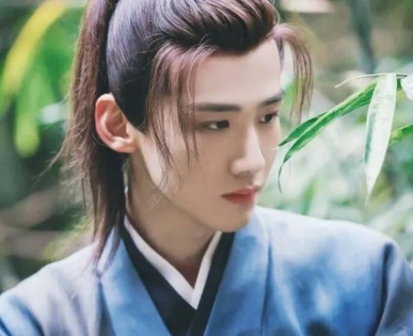 白敬亭亲到马思纯鼻子上了，两人在剧中的感情戏有多甜？