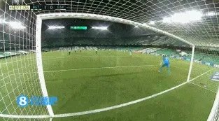 面对贝蒂斯武磊空门不进，是武磊射门不正确，还是对方神勇？