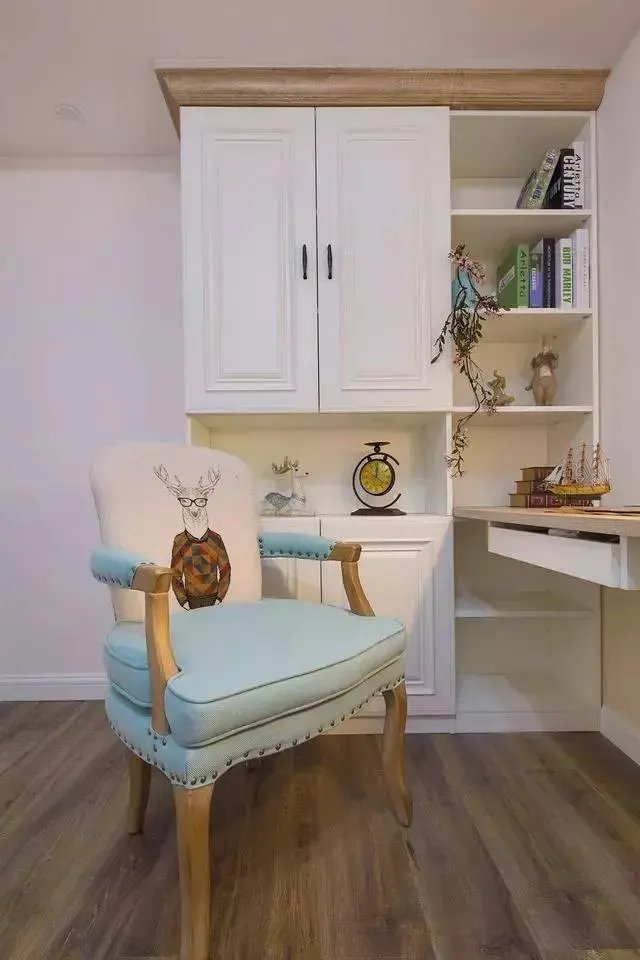 如何打造令人羡慕的房子？淡雅色调和简单家具就够了！