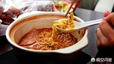 为什么高铁上不卖方便面？