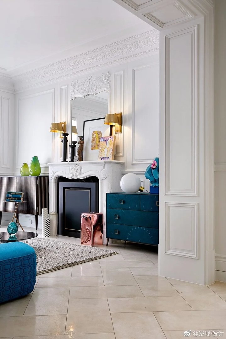 丹桂花园三层老房改造 在一个有色彩斑斓的艺术空间中，色彩与形...