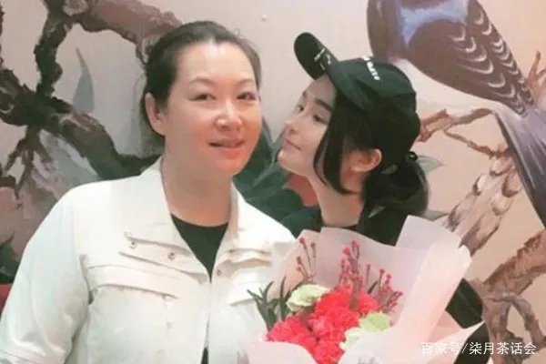 前妻女儿第一次去赵本山家，现在妻子马丽娟态度冷淡，赵本山是怎么应对的？