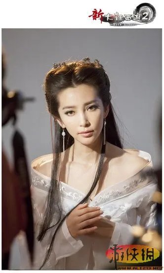 李冰冰代言造型神似小龙女 网友称完爆陈妍希