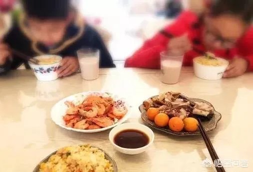 浙江义乌的80后辣妈，为孩子做百变早餐成网红，你怎么看？