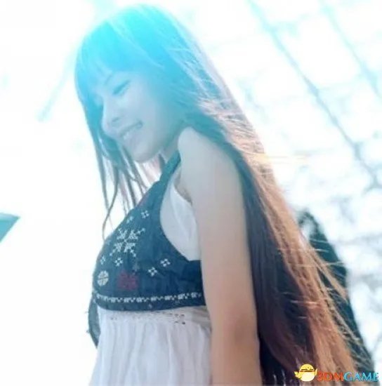 深大校花温健婷新旧照片对比：青涩退去变优雅