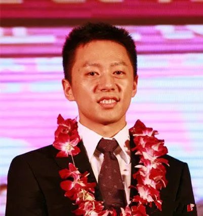 白云峰个人简历 史上最年轻上市公司CEO