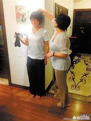 方舟子发文提供韩寒《就这么漂来漂去》有人代笔的两条铁证，你如何评价？