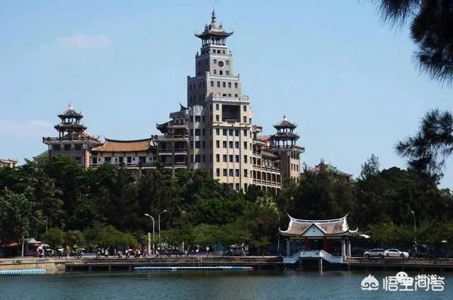 外地游客去厦门集美有什么好吃好玩的可以推荐？